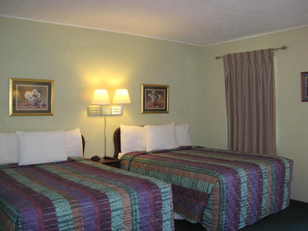 White Columns Motel Пайн-Маунтин Номер фото